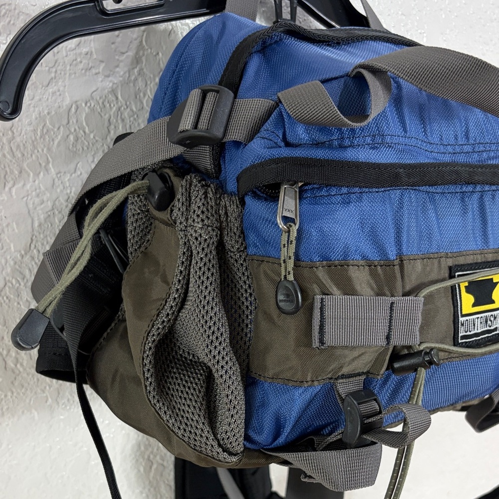 Mountainsmith,Blue and Gray Waist Pack – Hands-Free Carry - Picture 4 of 17